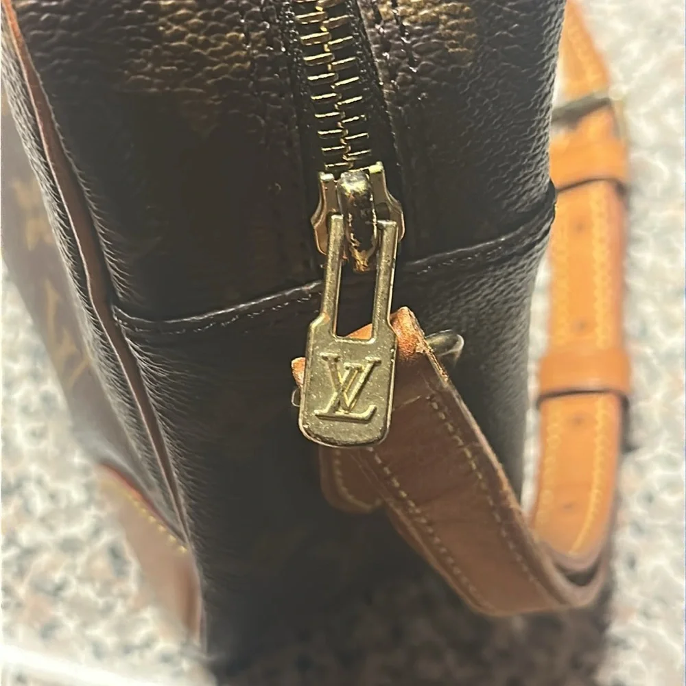 **SOLD**Louis Vuitton Trocadero 27 - Picture 10 of 16